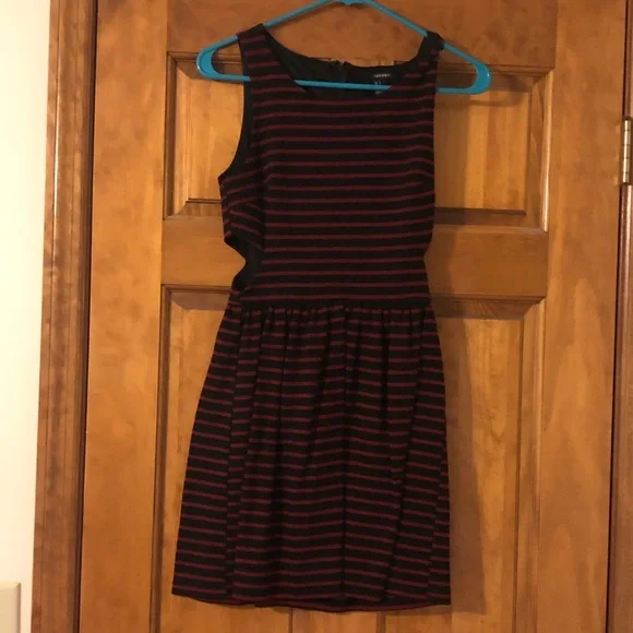 open lace back dress Forever 21 Women's Striped New York 38 Raglan Tee Red/Multi X-Small at  Amazon Women's Clothing store